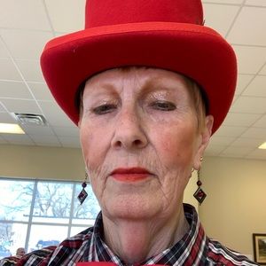 Meet your Posher, Carolyn